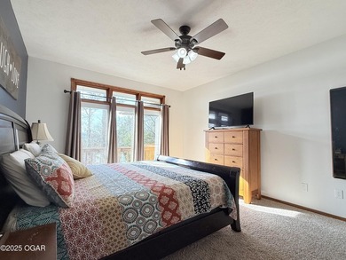 Stunning Lakefront Retreat - Fully Furnished & Nightly Rental - photo 16