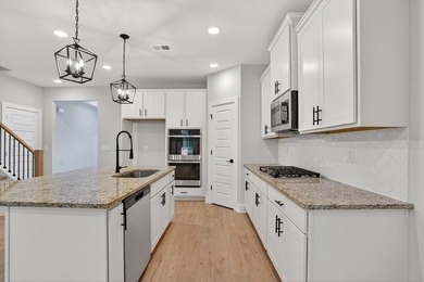 Kathleen Floor Plan - Lot 14 | MOVE-IN READY| New Construction - photo 16
