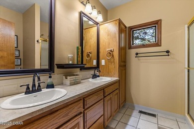 Stunning Lakefront Retreat - Fully Furnished & Nightly Rental - photo 19