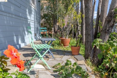 Top floor sun-splashed 2 Bedroom and 1 bath updated condo is - photo 24