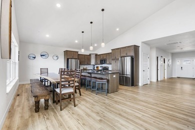 Crowne comfort! This 7-bedroom, 9-bathroom lodge comes fully - photo 5