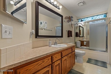 Stunning Lakefront Retreat - Fully Furnished & Nightly Rental - photo 26
