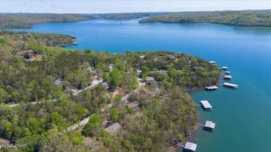 Stunning Lakefront Retreat - Fully Furnished & Nightly Rental - photo 37