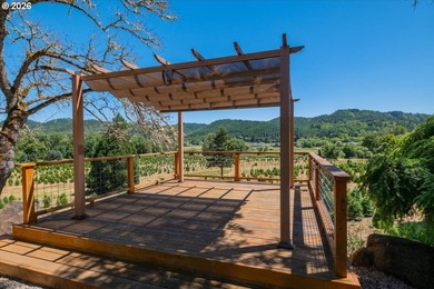 Exceptional 42+/- acre luxury estate featuring a custom - photo 37