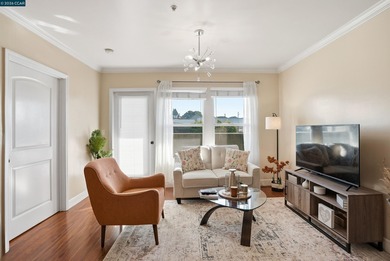 Effortless city living in this cute, bright, turn-key condo