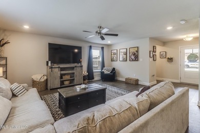Welcome to the Flora floorplan, a thoughtfully designed - photo 3