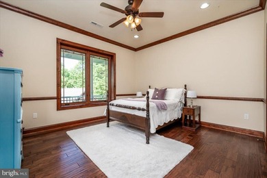 Welcome to a breathtaking, unparalleled, retreat in Calvert - photo 18