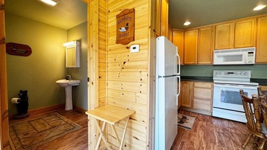 Furnished Lake Vermilion Beachhouse. Level 1.4 Acres W/150ft - photo 31
