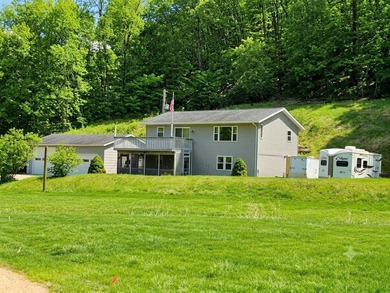 Mississippi River Home For Sale in Potosi Wisconsin