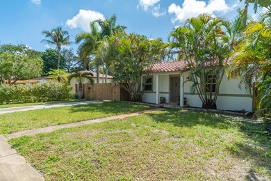 Spacious 3 bedroom 2 bath home in desirable Croissant Park - photo 2