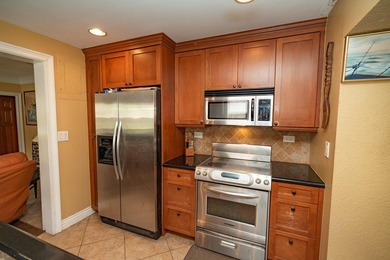 Spacious 3 bedroom 2 bath home in desirable Croissant Park - photo 6