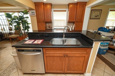 Spacious 3 bedroom 2 bath home in desirable Croissant Park - photo 8