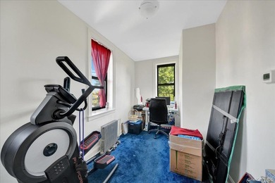 Well-maintained Bronx home offering spacious living, generous - photo 12