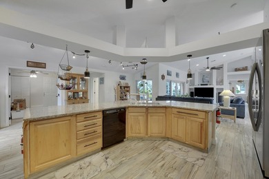 Beautiful CBS home in a no HOA Port Saint Lucie - photo 16