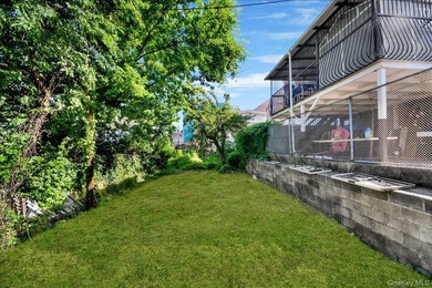 Well-maintained Bronx home offering spacious living, generous - photo 23