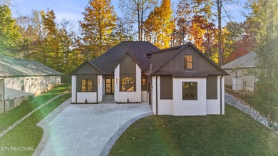 Lake Home For Sale in Loudon, Tennessee