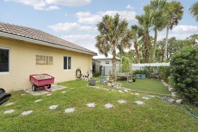Beautiful CBS home in a no HOA Port Saint Lucie - photo 34