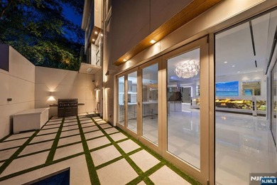 Experience modern luxury in this custom-built contemporary - photo 6