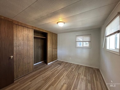 Welcome to AFFORDABLE housing in a well-maintained and - photo 16