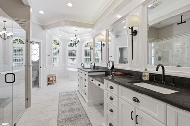Experience luxury lake living on Lake Hartwell! This beautifully - photo 17