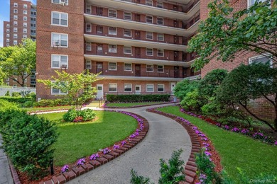 Welcome to this spacious and inviting 2-bedroom, 1-bath co-op - photo 18
