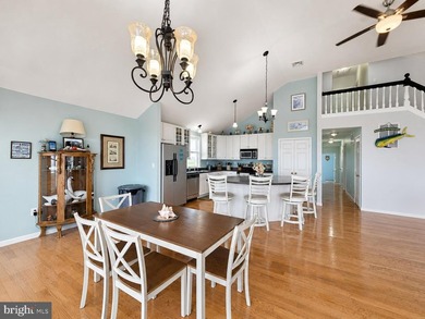 Enjoy waterfront living in this updated 4 bedroom, 2 bath - photo 20