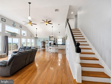 Enjoy waterfront living in this updated 4 bedroom, 2 bath - photo 23