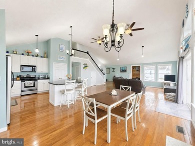 Enjoy waterfront living in this updated 4 bedroom, 2 bath - photo 27