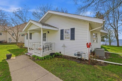 Opportunity to own a 5 bedroom/2 bath home on beautiful Green - photo 8