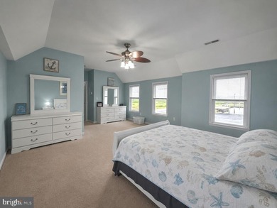 Enjoy waterfront living in this updated 4 bedroom, 2 bath - photo 38