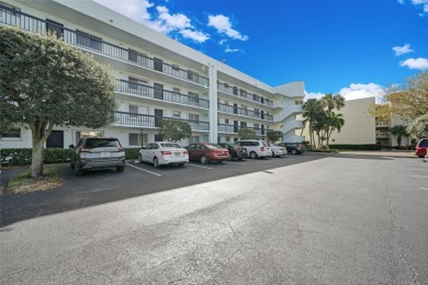 (private lake, pond, creek) Condo For Sale in Lake Worth Florida