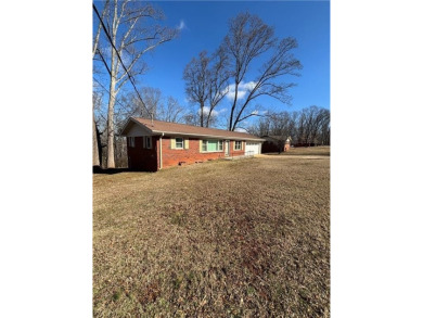 Lake Home Sale Pending in Gainesville, Georgia