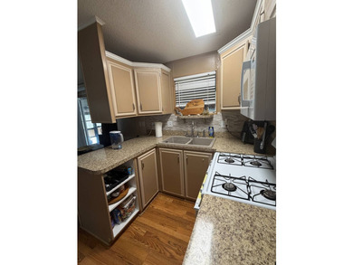HOLY SMOKES, WHAT A SWEET HOME. THIS COZY 1-1 IS A VERY SIMPLE - photo 22