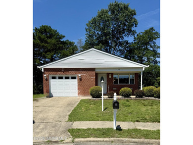 Freshly painted extremely clean lakeview model. 2 bedrooms 2 - photo 1