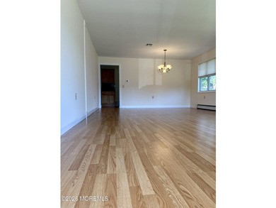 Freshly painted extremely clean lakeview model. 2 bedrooms 2 - photo 4