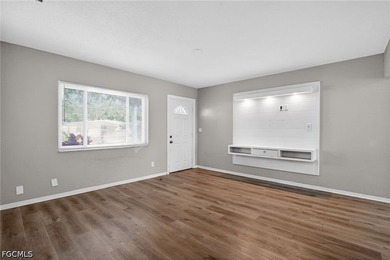This lovely Saint Petersburg home is centrally located with easy - photo 6