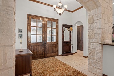This charming 3/3 Villa has amazing golf course and Hill Country - photo 2