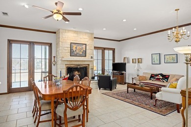 This charming 3/3 Villa has amazing golf course and Hill Country - photo 4