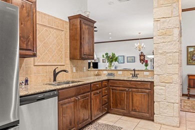 This charming 3/3 Villa has amazing golf course and Hill Country - photo 6