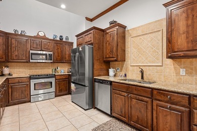 This charming 3/3 Villa has amazing golf course and Hill Country - photo 7