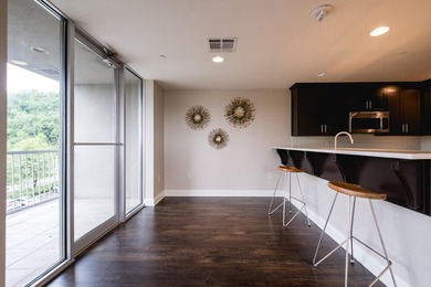 Welcome home to this charming 1BR/1BA corner unit at the Riviera - photo 18