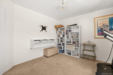 Perfectly positioned on prestigious Pace Drive - south of the - photo 18