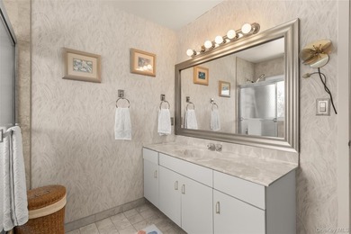 Perfectly positioned on prestigious Pace Drive - south of the - photo 19