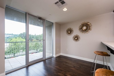Welcome home to this charming 1BR/1BA corner unit at the Riviera - photo 20