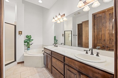 This charming 3/3 Villa has amazing golf course and Hill Country - photo 10
