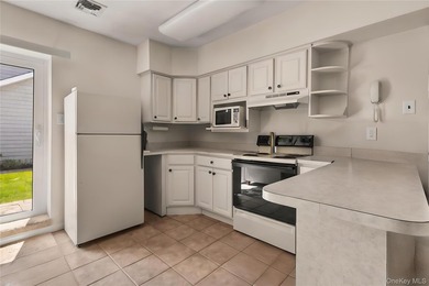 Perfectly positioned on prestigious Pace Drive - south of the - photo 27