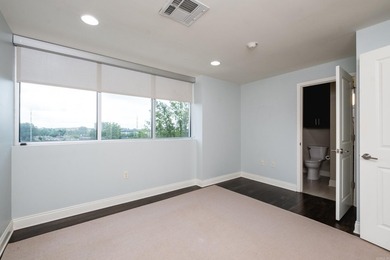 Welcome home to this charming 1BR/1BA corner unit at the Riviera - photo 33
