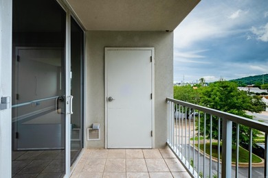 Welcome home to this charming 1BR/1BA corner unit at the Riviera - photo 39