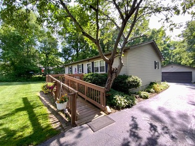 Welcome to 3154 Apple Valley Drive. Nature abounds here with a - photo 3