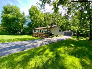 Welcome to 3154 Apple Valley Drive. Nature abounds here with a - photo 4